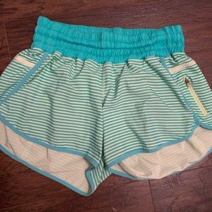 Lululemon tracker shorts